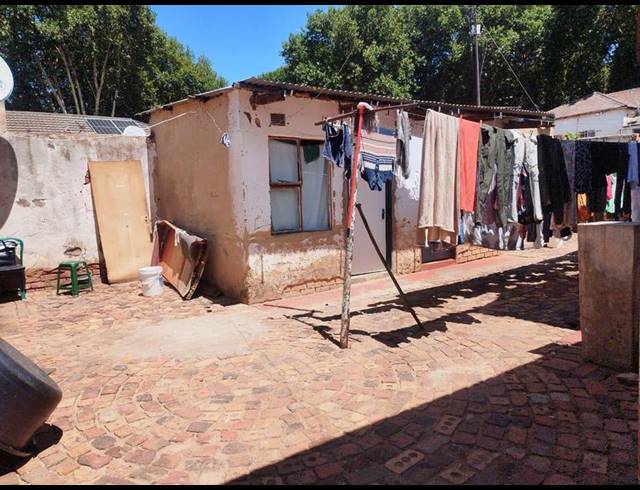 13 BEDROOM HOUSE FOR SALE IN JEPPESTOWN